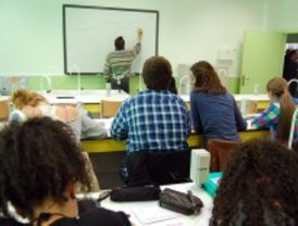 Los profesores españoles dan más horas de clase de media que su compañeros de la UE