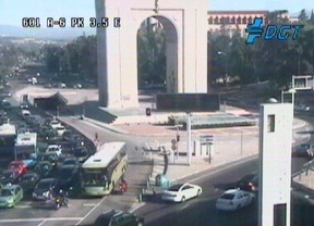 Colapsada la avenida de la Ilustración por un accidente