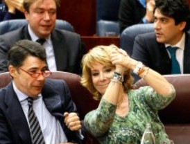 La Asamblea aprueba los presupuestos de Aguirre y el 'tijeretazo' al sector público