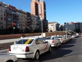 Los taxistas frenarán la manifestación del martes si el ayuntamiento garantiza la jornada de 16 horas