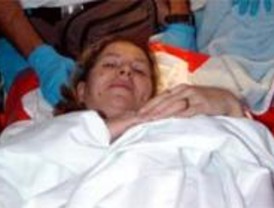 Una mujer de 29 años da a luz sola en su casa