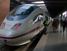Fomento instalará la seguridad del AVE en los Cercanías de Madrid