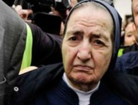 Otra madre acusa a Sor María de robar a su bebé