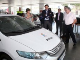 La Policía de Las Rozas estrenan coche híbrido