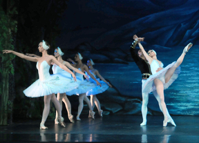 'El Lago de los Cisnes' desembarca en la Gran Vía