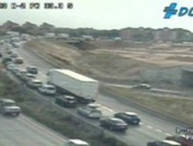 Pocas retenciones en las carreteras en la operación salida