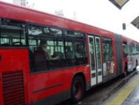 Los trabajadores de la EMT se concentran este viernes