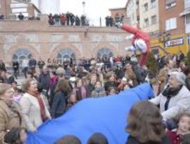 Pozuelo de Alarcón recupera la celebración del 'manteo del pelele'