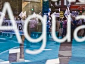 Miles de personas critican el 'robo' del Canal
