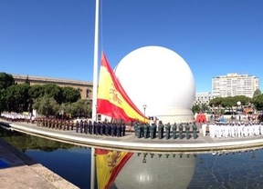Juan Carlos de Borbón preside entre aplausos y 'vivas' al Rey su último día de las Fuerzas Armadas