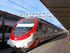 Adif mejora la seguridad en 16 pasos a nivel de la Comunidad de Madrid