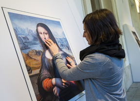 Velázquez, Da Vinci o Goya ya pueden tocarse en el Prado