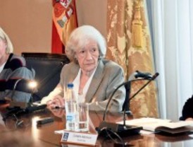 El Pleno de Alcalá aprueba el nombramiento de Ana María Matute como Hija Adoptiva de la ciudad