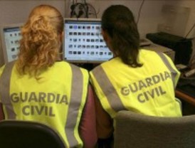 Detenidas cuatro personas por comercializar pinturas falsas de García Lorca