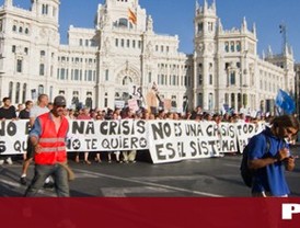 Miles de 'indignados' recorren el centro de Madrid
