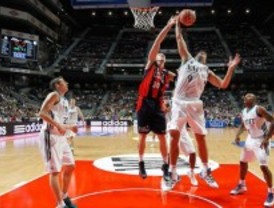 El Madrid de baloncesto se salva en la prórroga