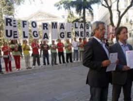 Los sindicatos buscan apoyos a la huelga en el Congreso de los Diputados