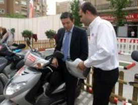 Un curso enseña a conducir motos de forma segura