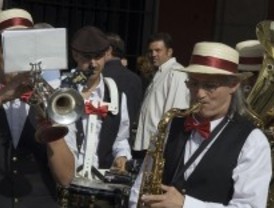 Vecinos de Centro piden que se fije licencia y tasa para tocar en la capital