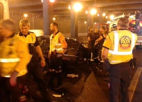 Muy grave una conductora tras chocar su coche contra una columna en un túnel de la M-30