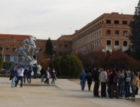 Educación acusa a la Complutense de sobrepasar en 192 millones los gastos de personal