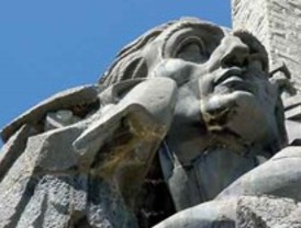 Represaliados piden "apartar" a Franco del Valle de los Caídos