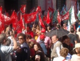 Los funcionarios se ponen en huelga este martes por la derogación del 'tijeretazo'