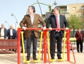 'Sanse' renueva la avenida de los Reyes Católicos