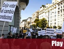 El 15-M critica el 'reformazo' frente al Congreso
