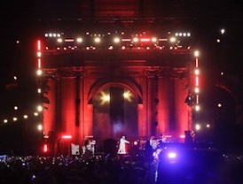 Música y glamour en los premios de la MTV