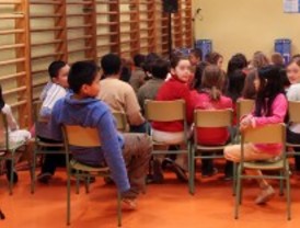 IU pide la dimisión de Figar por la privatización del colegio de El Álamo
