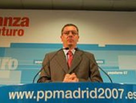 Gallardón quiere que el alcalde coordine en Madrid todos los cuerpos de seguridad