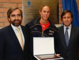 La baloncestista Amaya Valdemoro da nombre a un polideportivo de Alcobendas