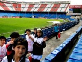 El Atlético de Madrid dará formación deportiva a 3.000 niños