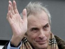El profesor Neira vuelve a ser intervenido un año después de la agresión
