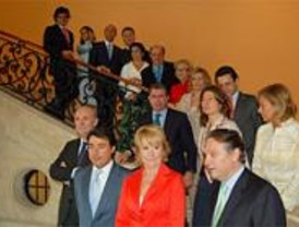 Los consejeros agradecen a Aguirre su elección y ya sólo piensan en trabajar