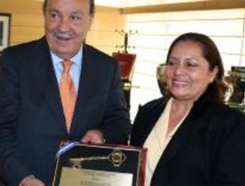 El alcalde de Las Rozas recibe las llaves de la ciudad nicargüense de Granada
