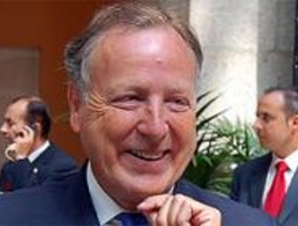 Álvarez del Manzano dice que sus asesores no vetaron la privatización de la funeraria