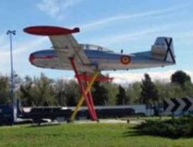 Gómez apoya a Castro ante una reforma de la base aérea