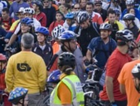Vuelta ciclista nocturna por el Anillo Verde