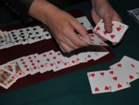 La Comunidad sugiere habilitar espacios para fumar en casinos