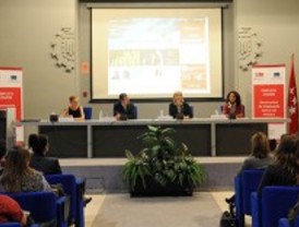 Estudiantes de bachillerato y universitarios aprenden los secretos para crear una empresa