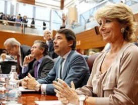 Aguirre propone reducir el Estado para redistribuir competencias y gastar menos