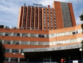 Heridos dos jóvenes en la M-225 tras perder el control de su coche y dar varias vueltas de campana