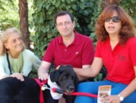 Alcalá pone en marcha una campaña contra el abandono de animales