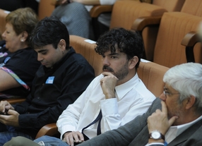 IU propone cambiar las becas de excelencia por un fondo de retorno de jóvenes