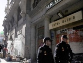 La Policía desaloja el okupado Hotel Madrid