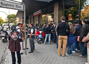 Trabajadores de los registros civiles se manifiestan contra la privatización