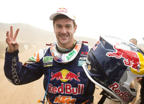 Marc Coma tiene el Dakar 2015 en la mano