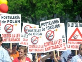 Los hosteleros marchan contra la ley antitabaco